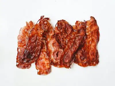 Mikrowelle Geschirr mit Bacon